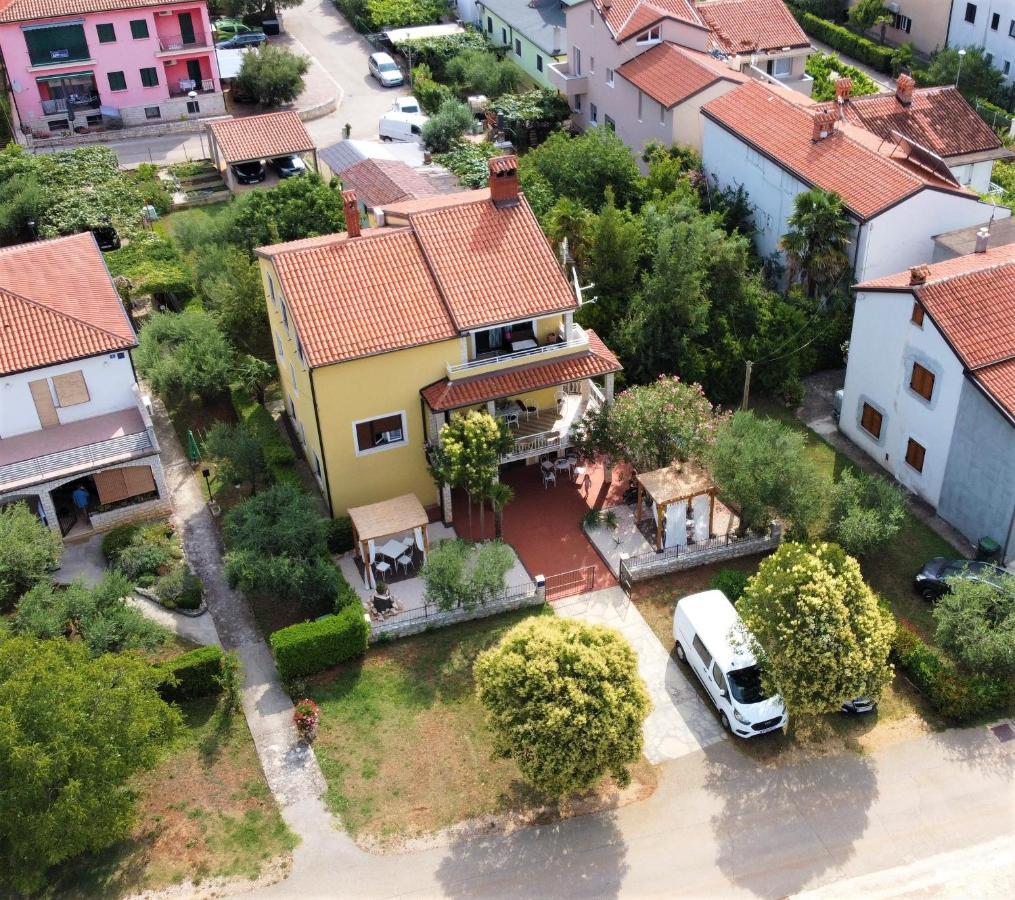 Lina Apartments Umag Bagian luar foto