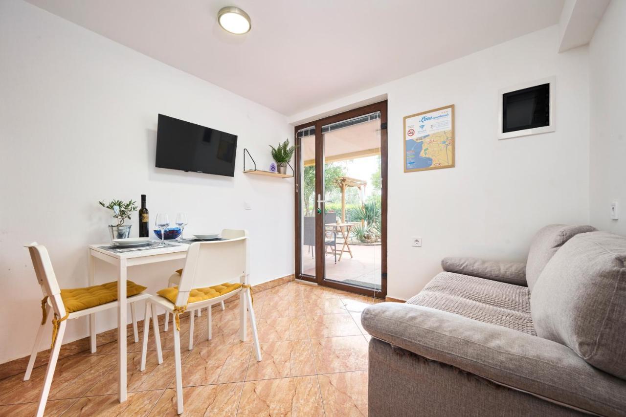 Lina Apartments Umag Bagian luar foto