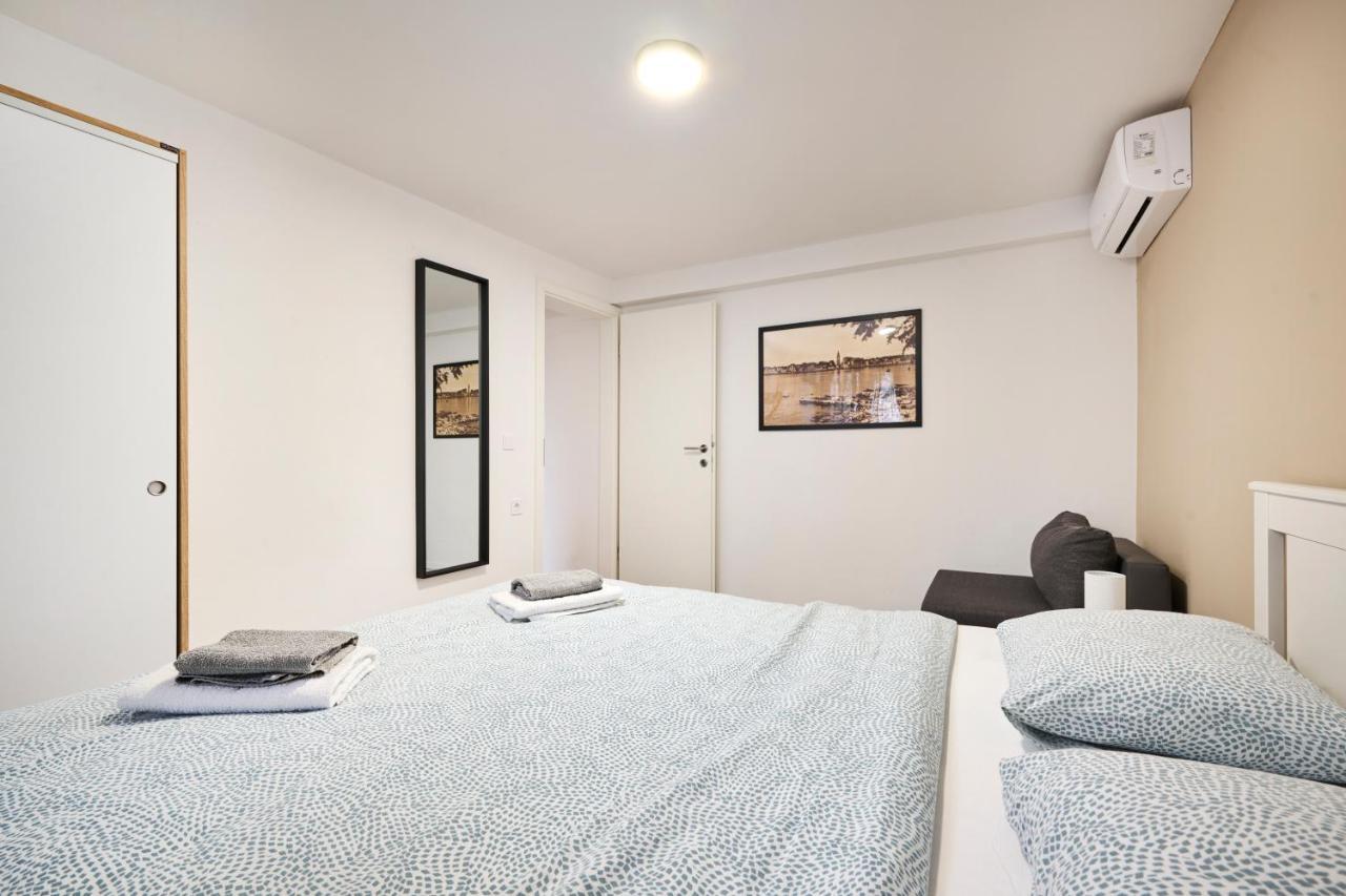 Lina Apartments Umag Bagian luar foto